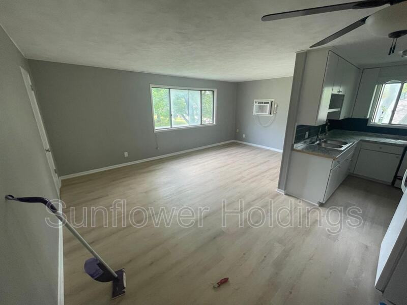 822 Vine St #4 - Photo 4 of 14