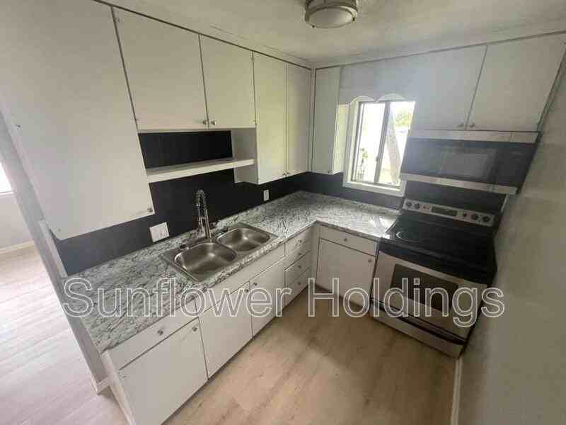 822 Vine St #4 - Photo 6 of 14