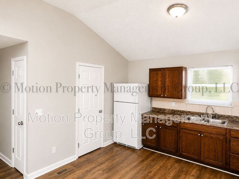 1816 S Holly St - Photo 2 of 11