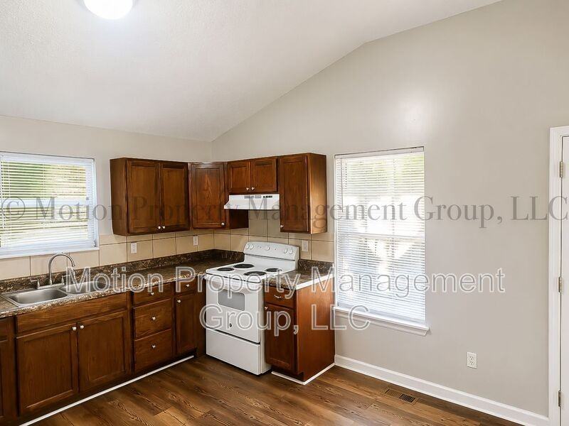 1816 S Holly St - Photo 3 of 11