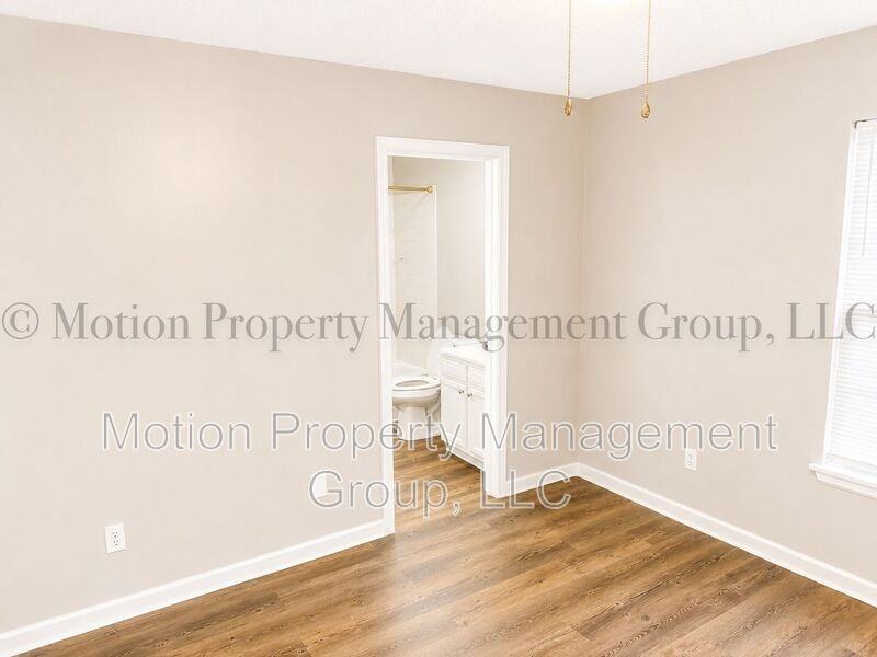1816 S Holly St - Photo 6 of 11