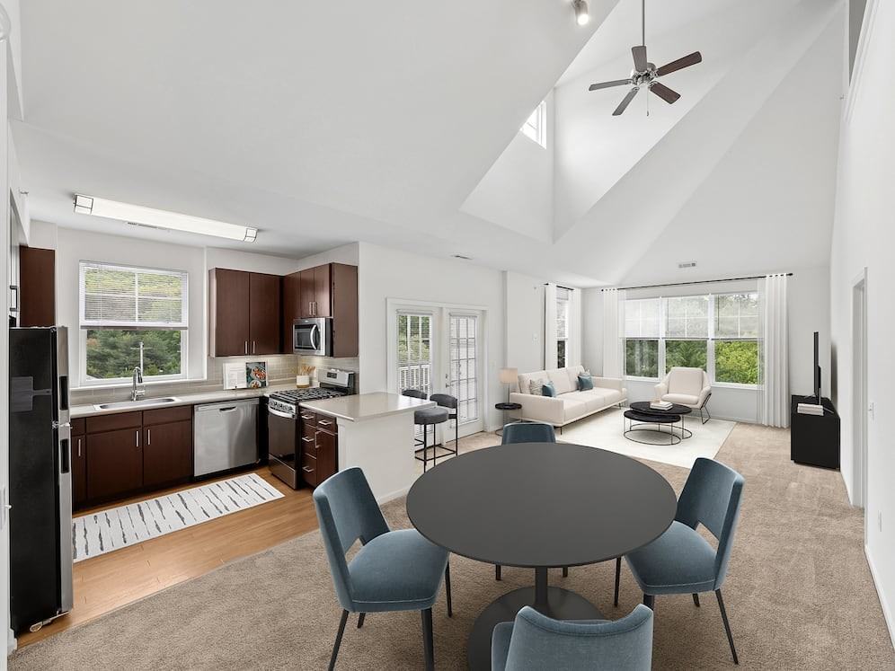 Avalon Bloomingdale - Photo 3 of 28