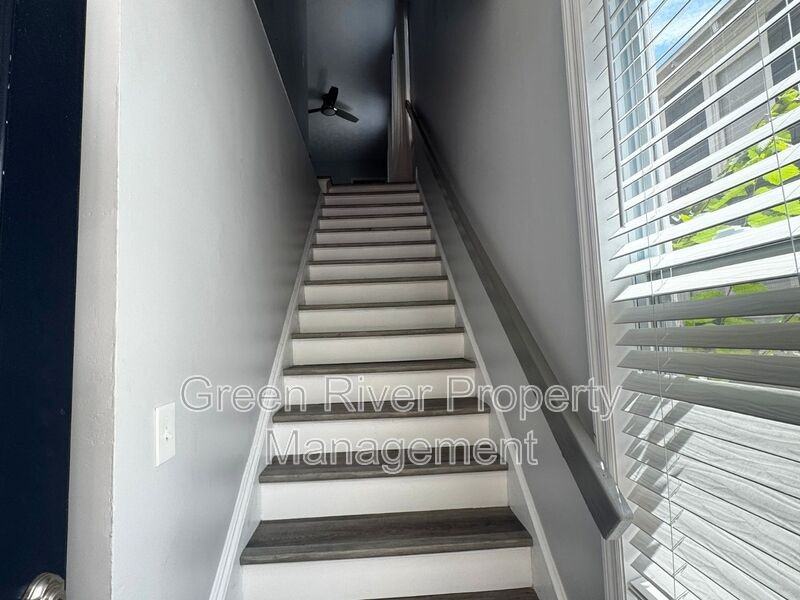 2803 College St - Photo 3 of 18