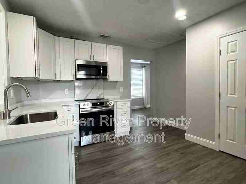 2803 College St - Photo 5 of 18
