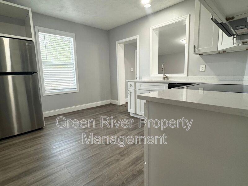 2803 College St - Photo 6 of 18