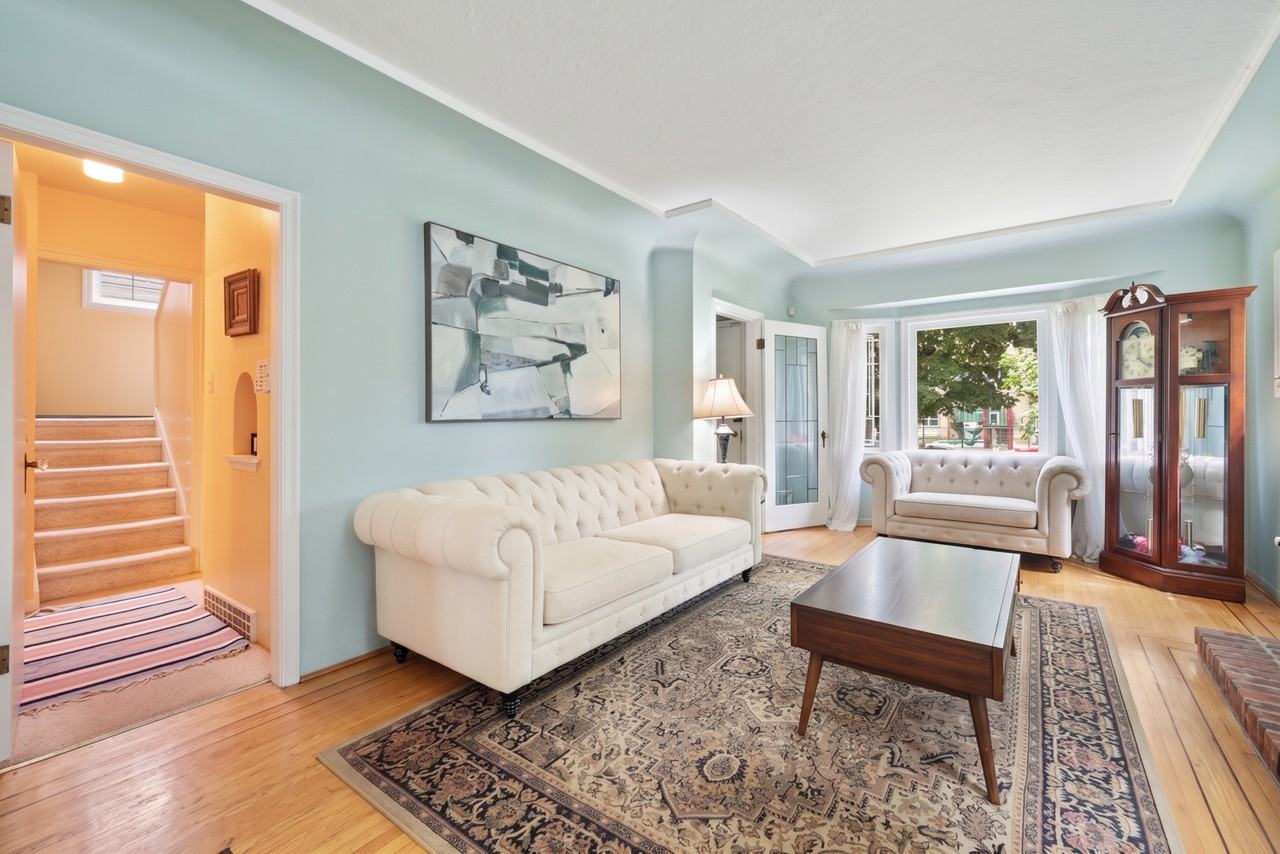 3079 Crown Street - Photo 4 of 21