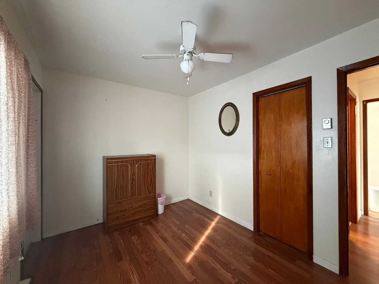 725 Donald Ave - Photo 2 of 8