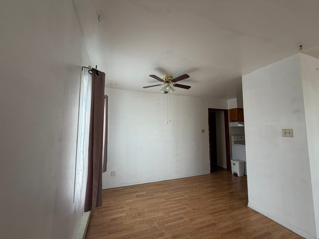 725 Donald Ave - Photo 3 of 8