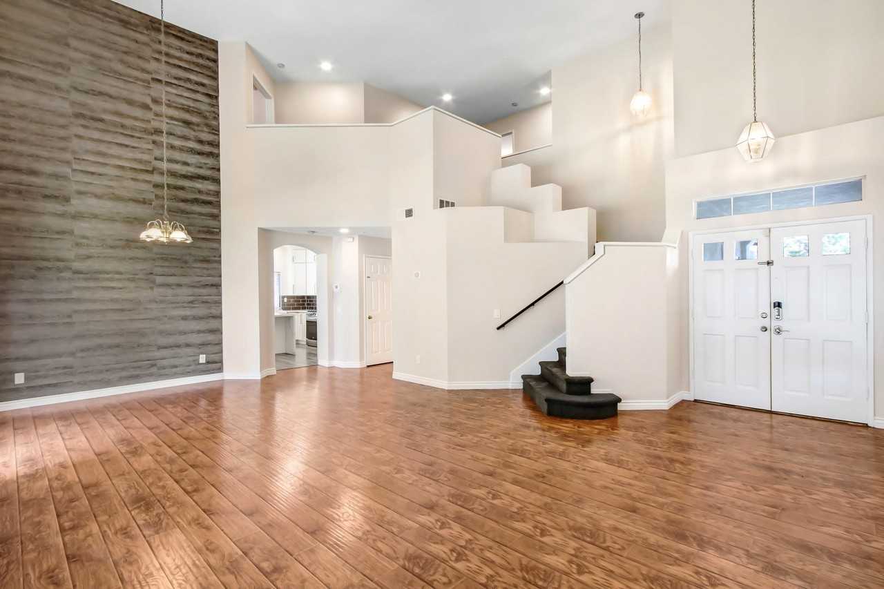 7894 Ocean Ct - Photo 4 of 29