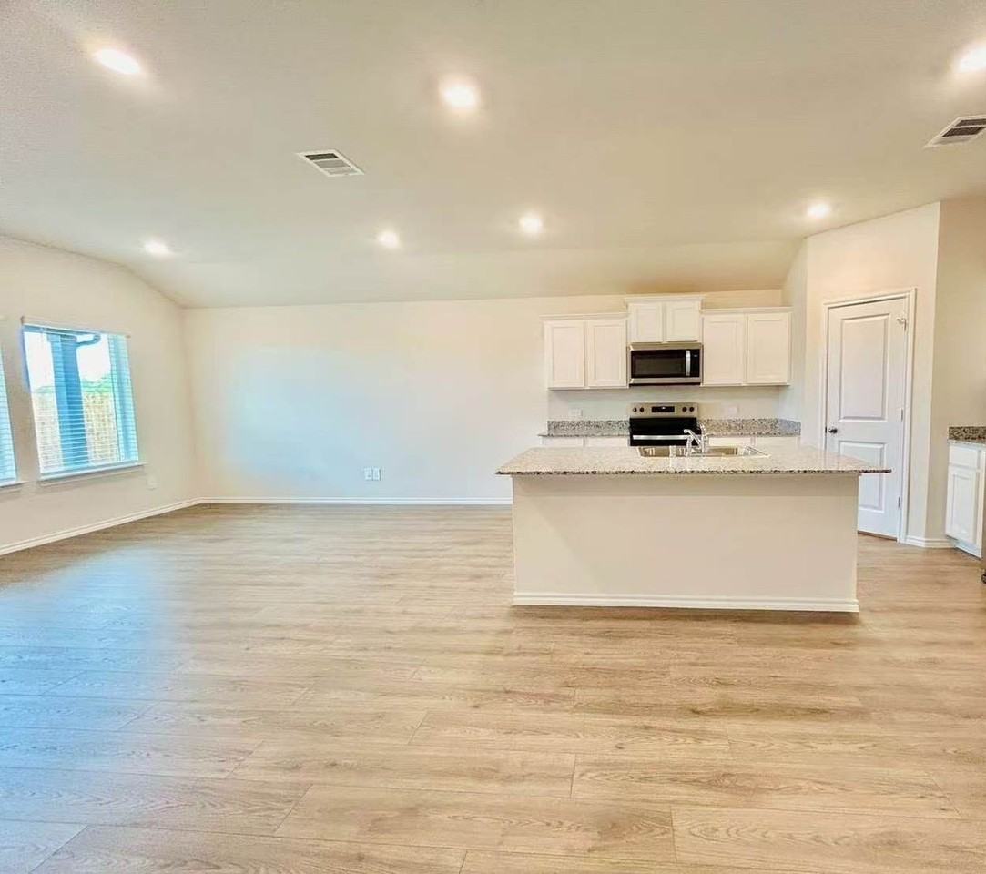 3431 Rendezvous Way - Photo 6 of 24