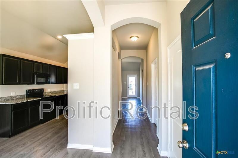 805 Stockdale Rd - Photo 2 of 24