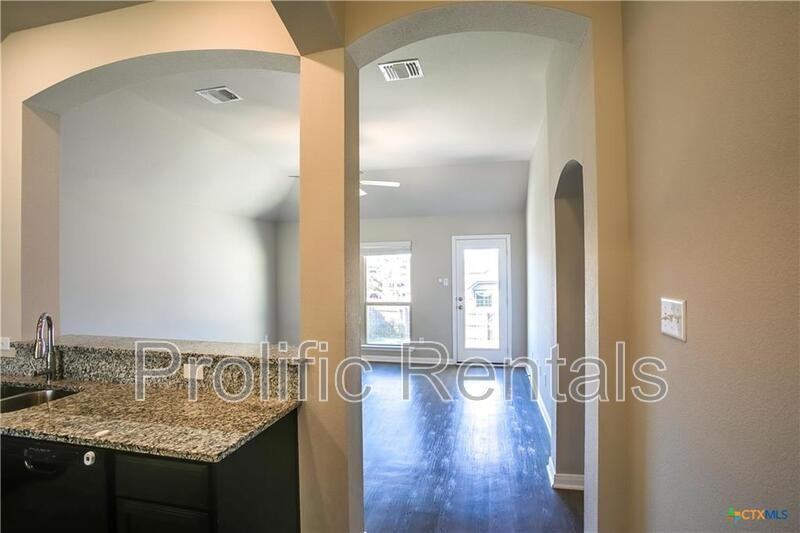 805 Stockdale Rd - Photo 3 of 24