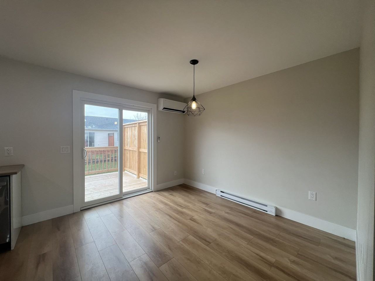 39 Aimé St - Photo 2 of 9