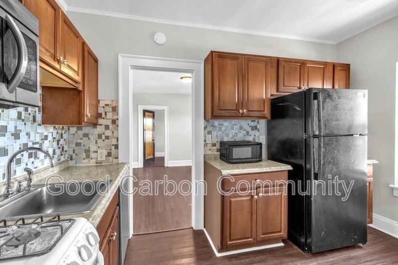 1016 Amherst St #D7 - Photo 3 of 9