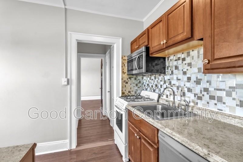 1016 Amherst St #D7 - Photo 4 of 9