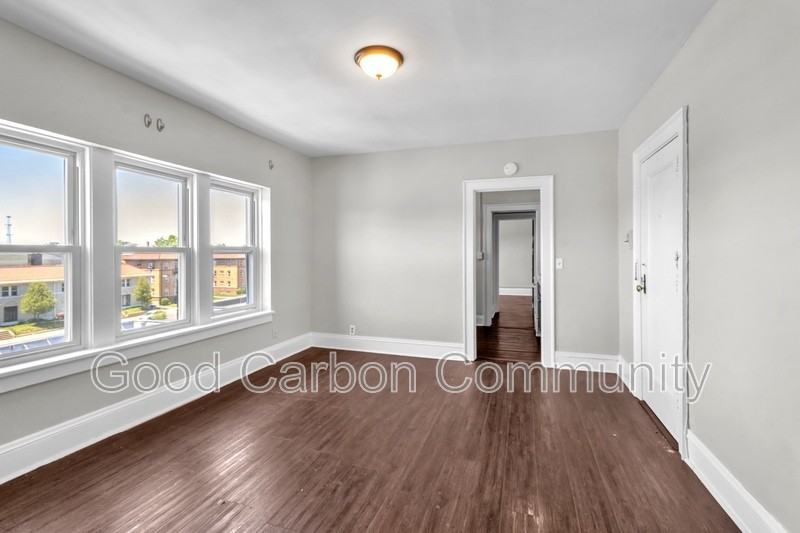 1016 Amherst St #D7 - Photo 5 of 9