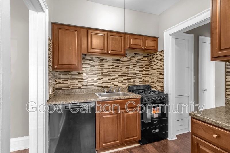 1016 Amherst St #A3 - Photo 2 of 12