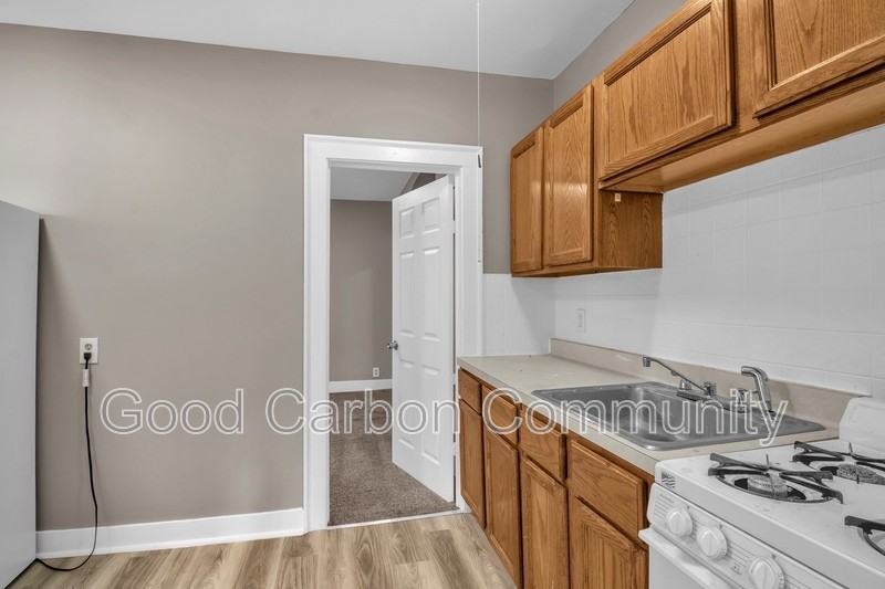 1016 Amherst St #C2 - Photo 7 of 10