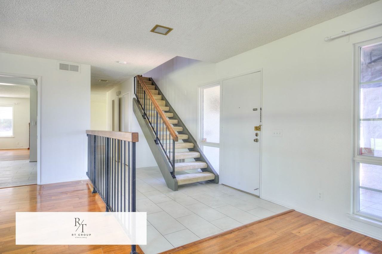 2352 Birch Log Way - Photo 4 of 42