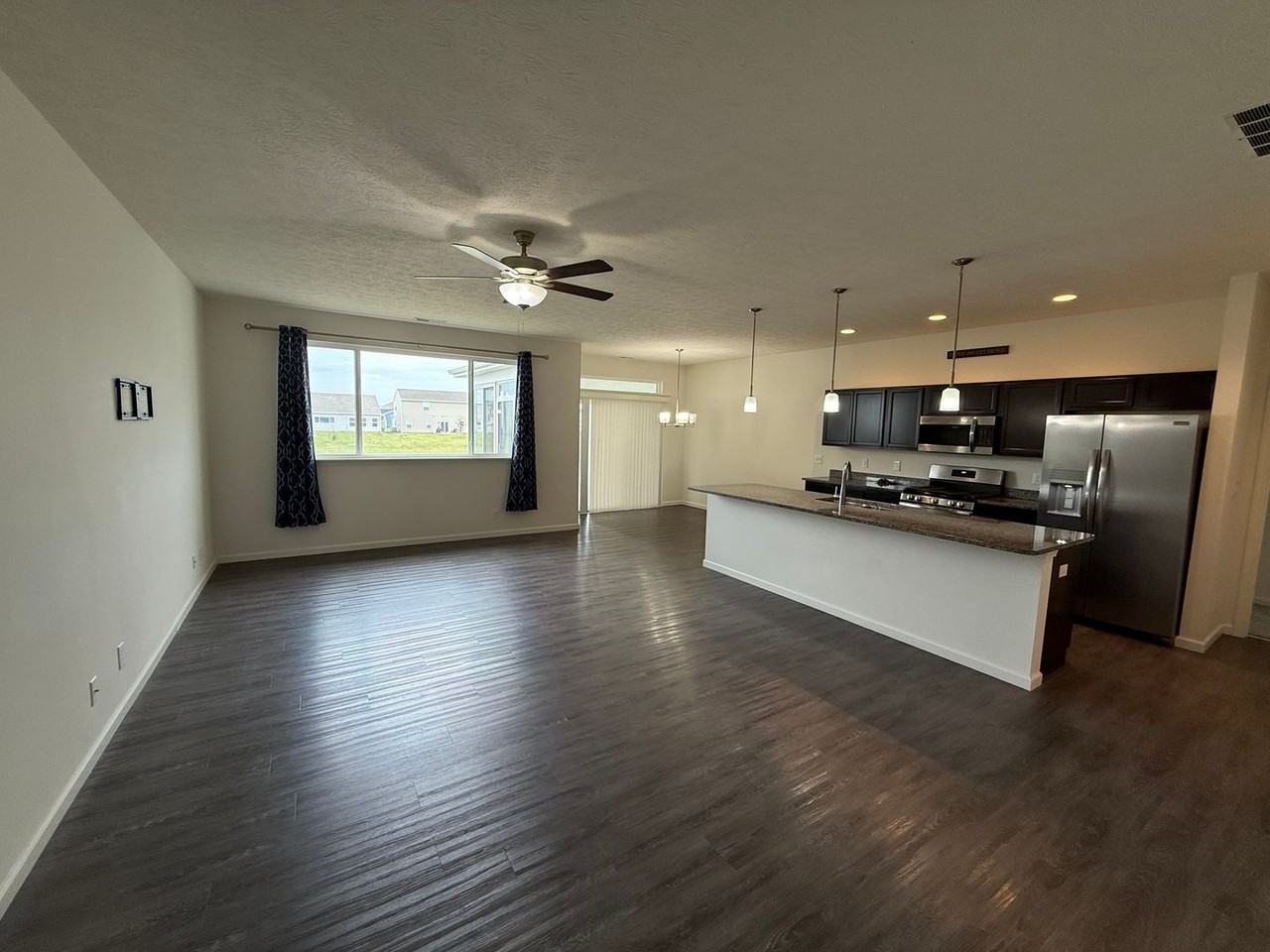 1095 Kingrail Dr - Photo 3 of 19