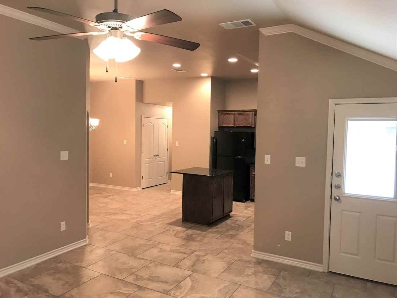 4603A Skyflower Ln - Photo 3 of 23