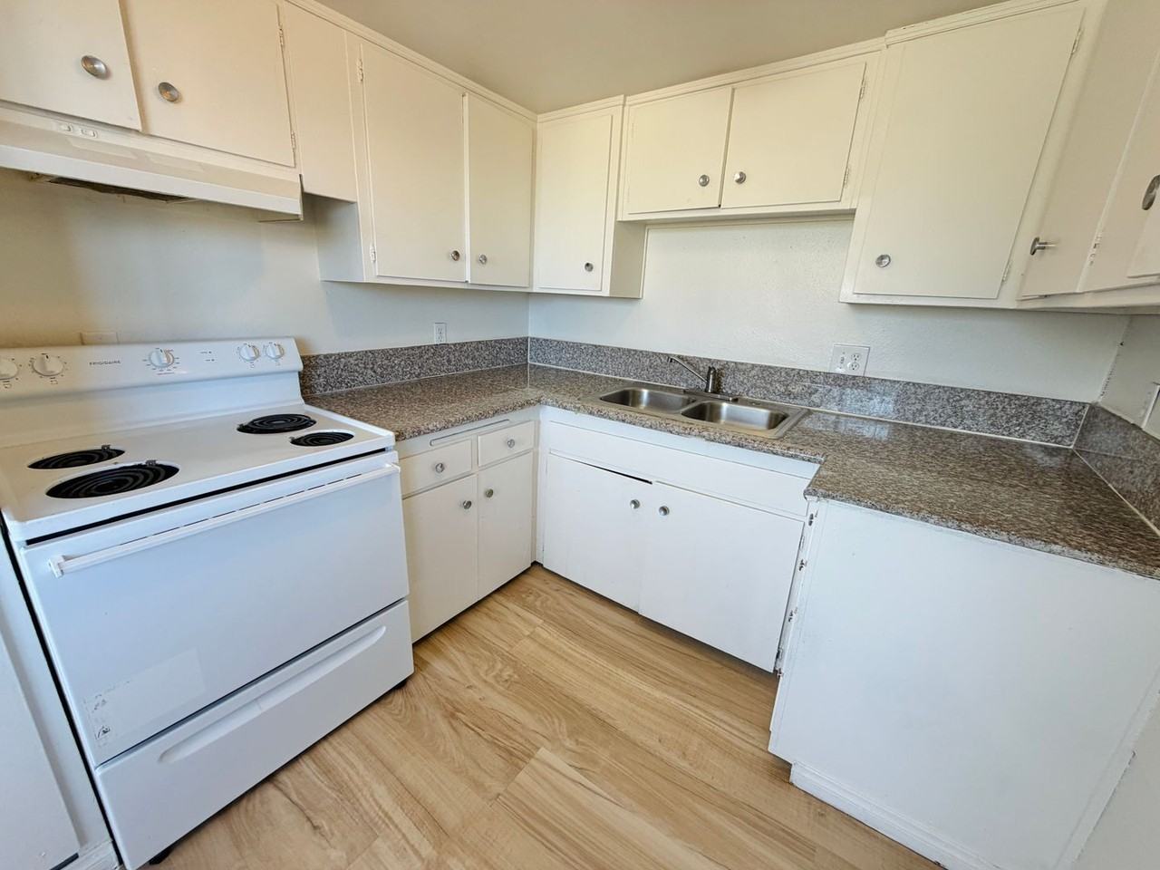 537 Kolson Cir - Photo 4 of 9
