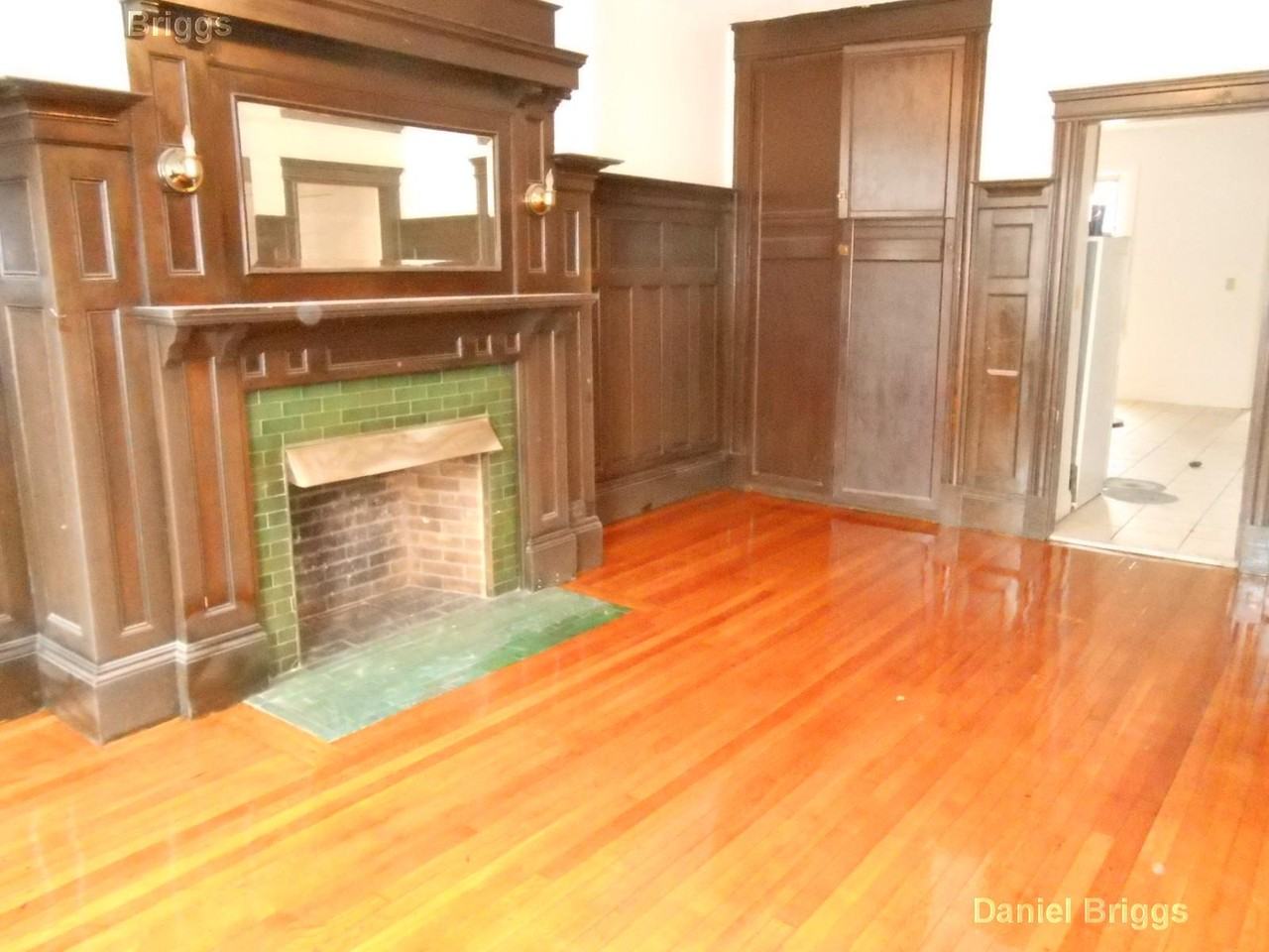 1905 Beacon St #3F - Photo 3 of 15