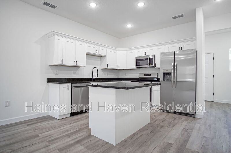 308 E Pearl St - Photo 7 of 30