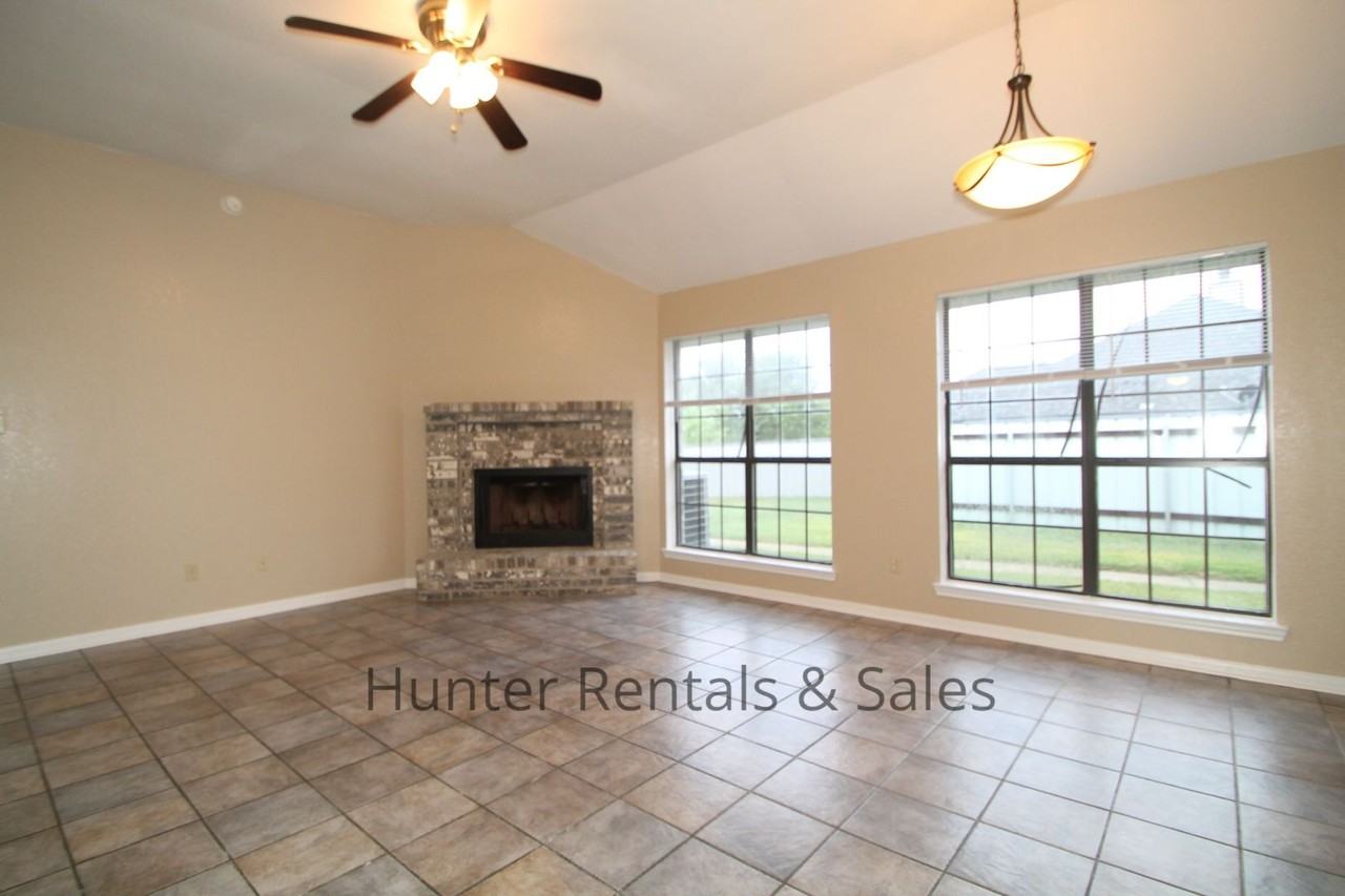 1012 Windy Hill Rd - Photo 3 of 26