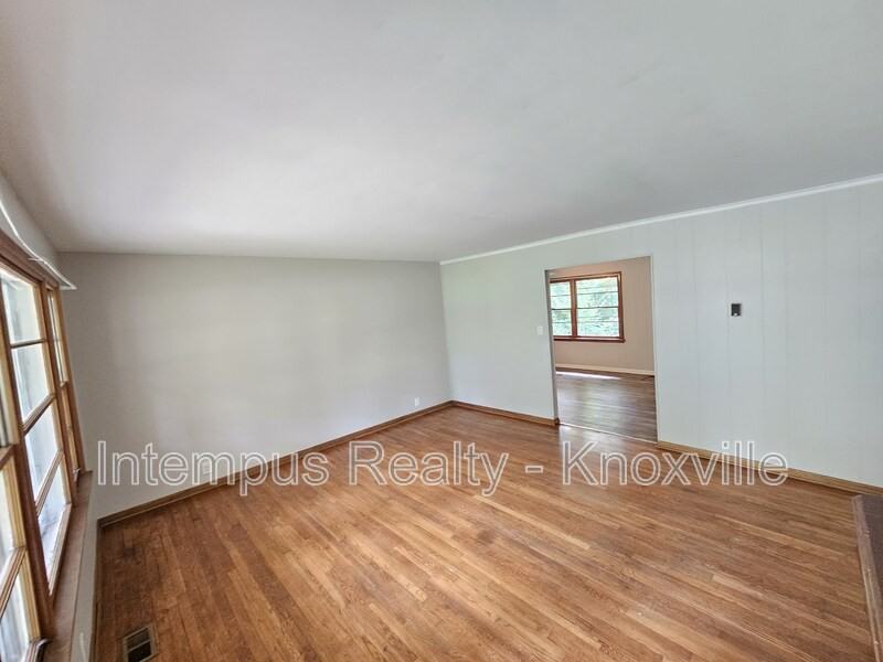 2000 Nandina Dr - Photo 3 of 20