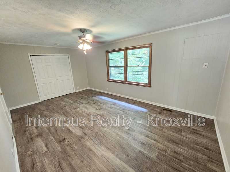2000 Nandina Dr - Photo 5 of 20
