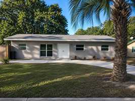 featured image of 1516 Ne 30th Ave