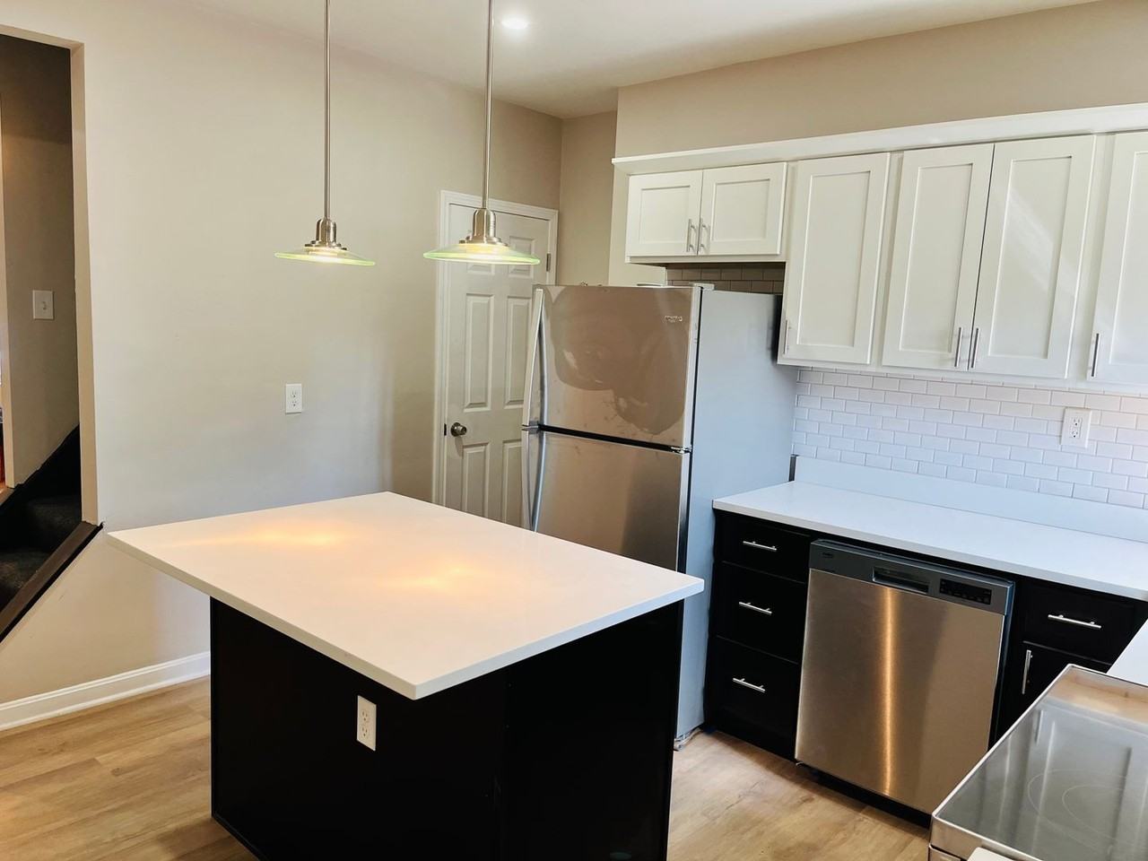 117 Parkhurst St - Photo 3 of 9