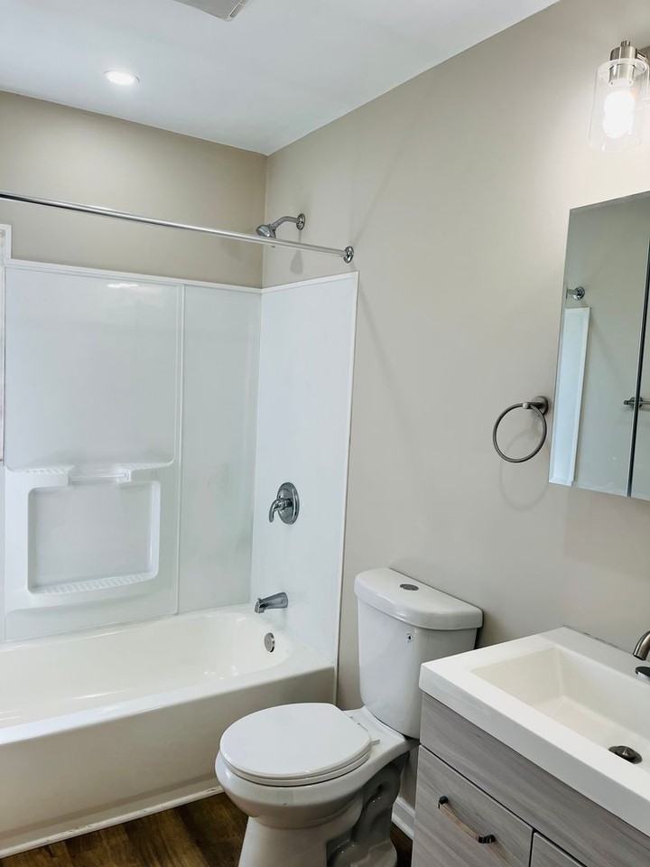 117 Parkhurst St - Photo 5 of 9
