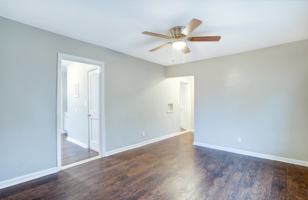 featured image of 1121 E Park Ave