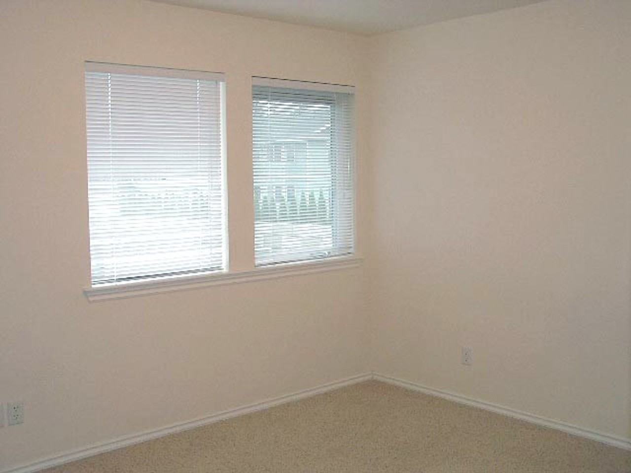 358 E Bellis Fair Pkwy #101 - Photo 6 of 35