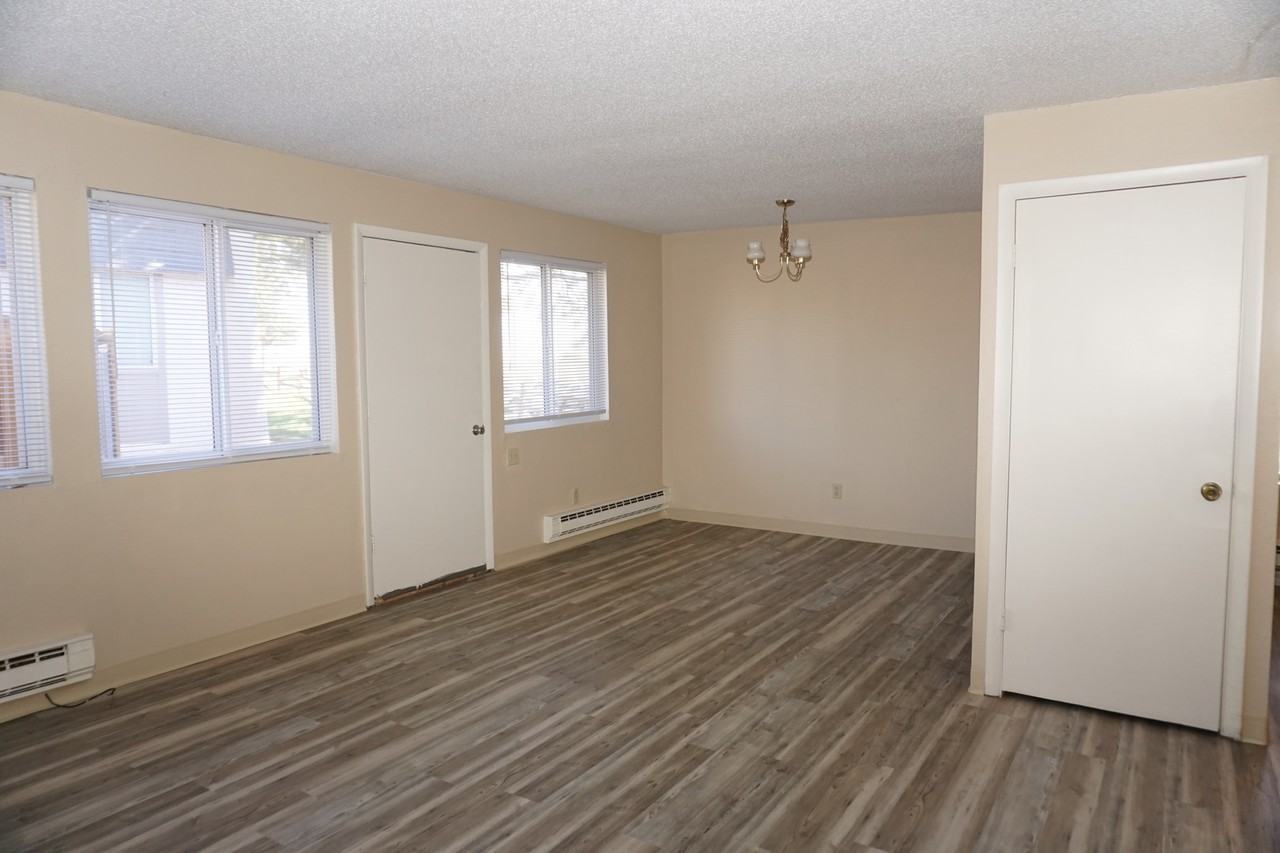 4423 Valverde Ct - Photo 4 of 12