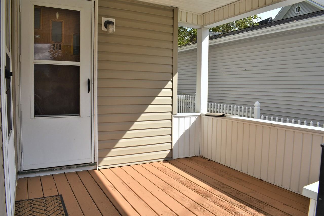 209 N Clymer Ave - Photo 3 of 19