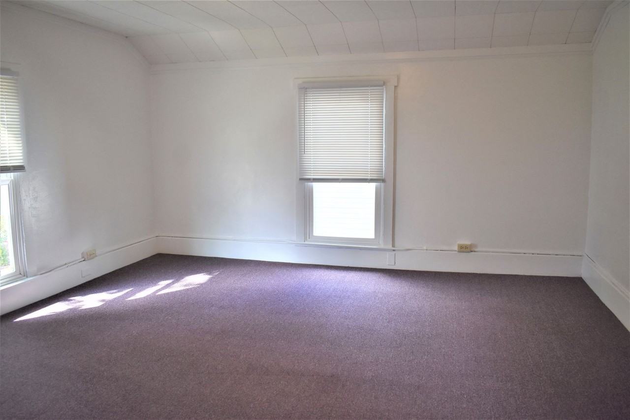 209 N Clymer Ave - Photo 4 of 19
