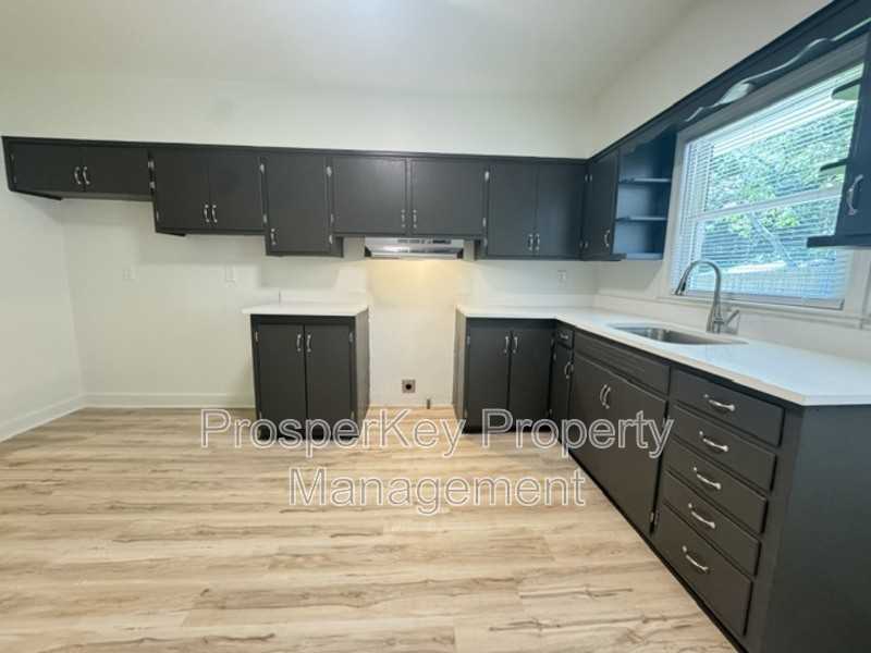 3552 Irwin Way - Photo 4 of 13