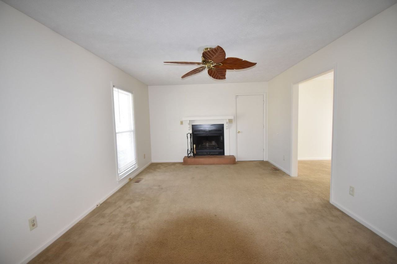 6901 Woodmark Dr - Photo 3 of 19