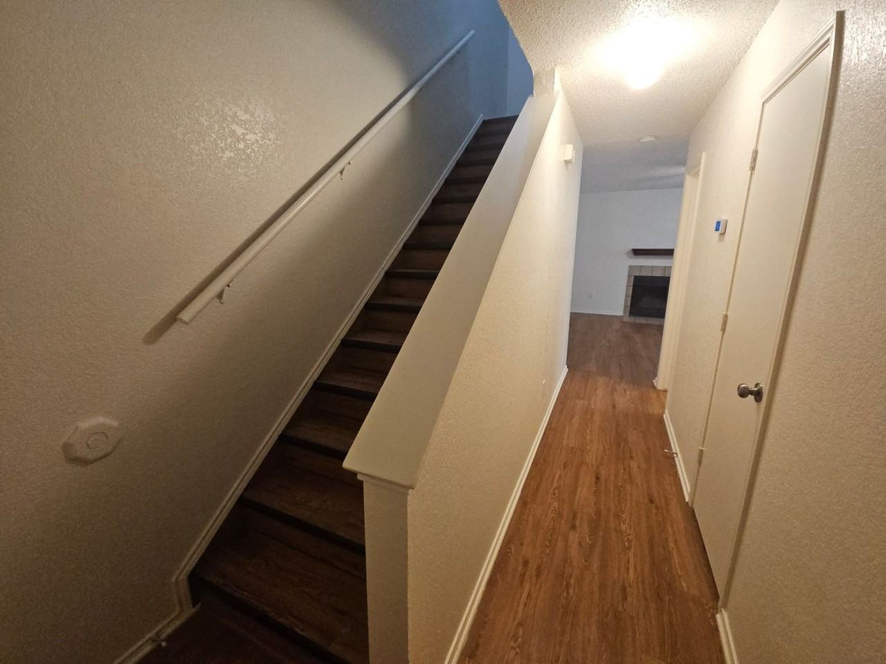 7614 April Ct - Photo 3 of 23
