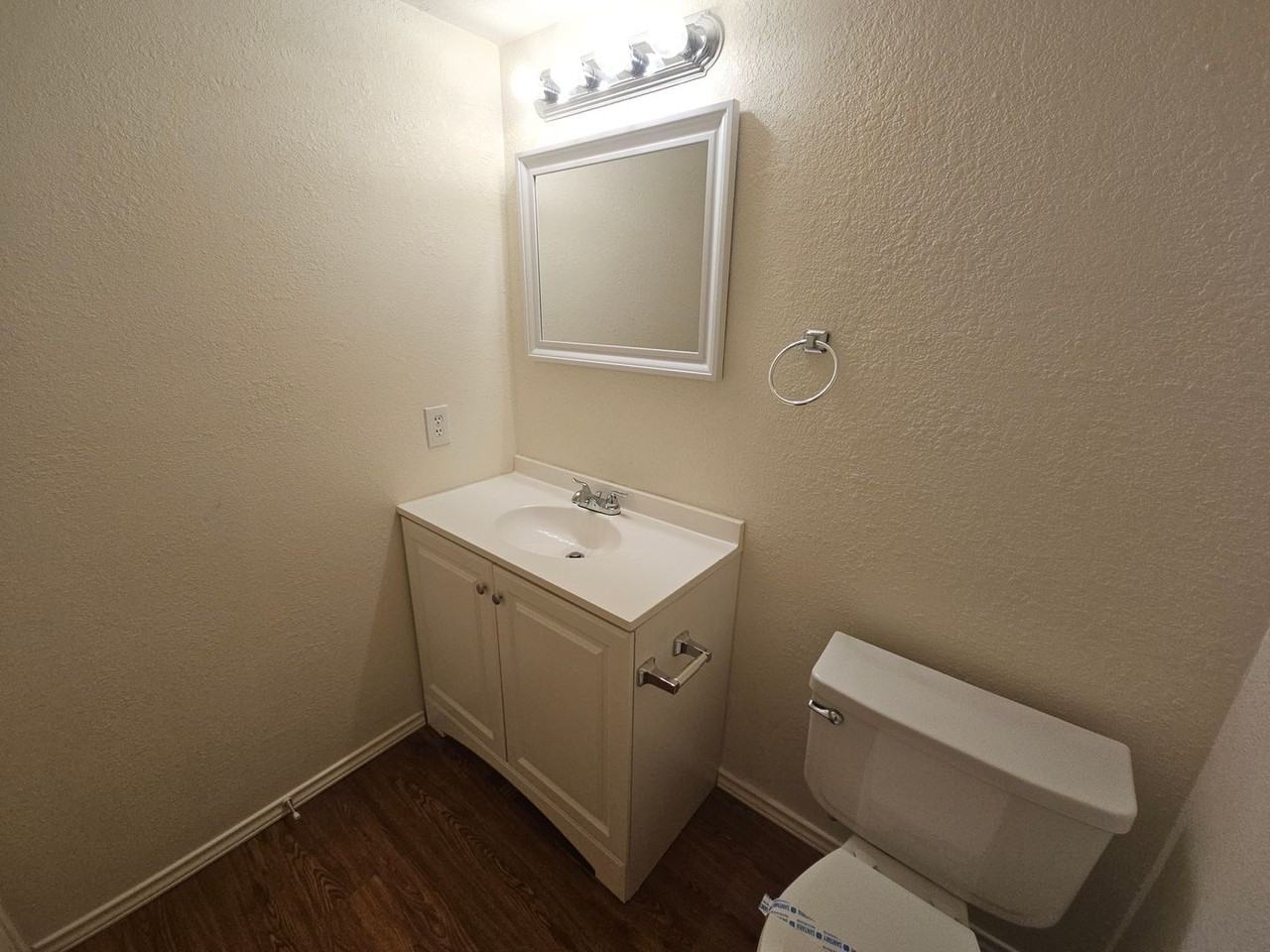 7614 April Ct - Photo 4 of 23