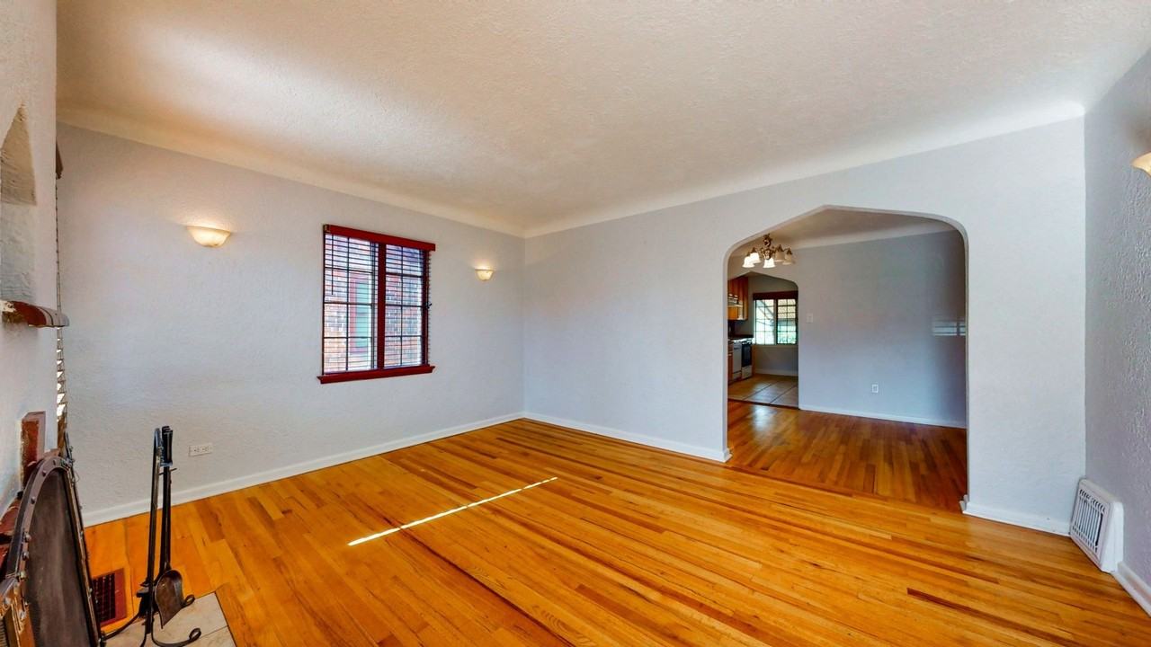 3317 N Saint Paul St - Photo 5 of 40