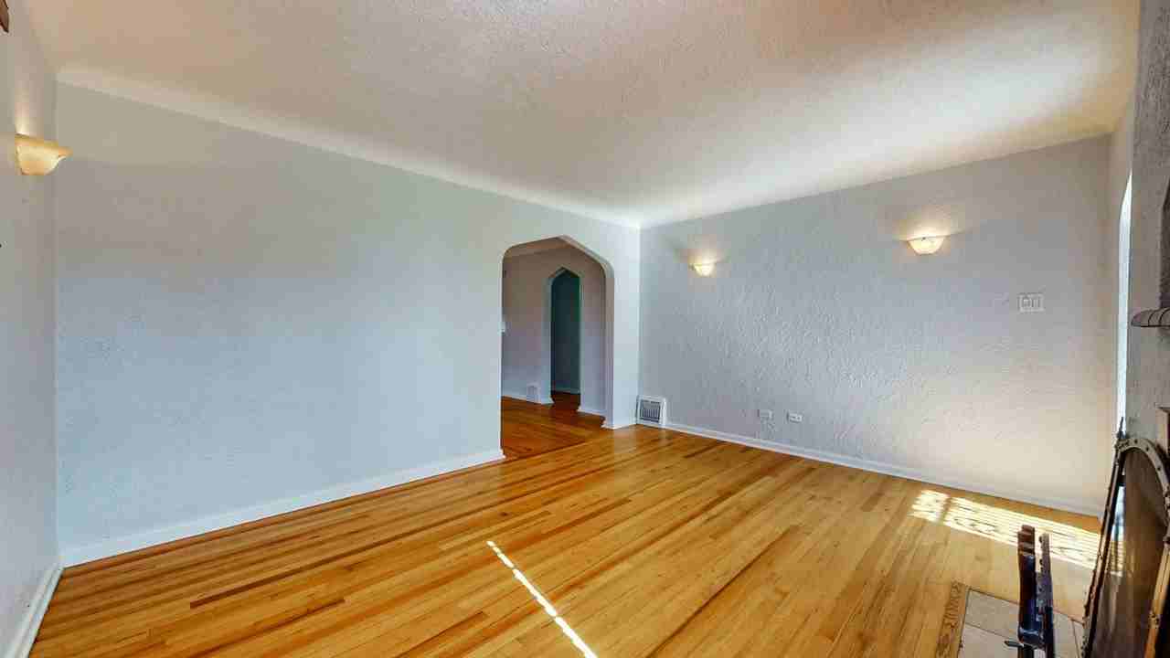 3317 N Saint Paul St - Photo 6 of 40