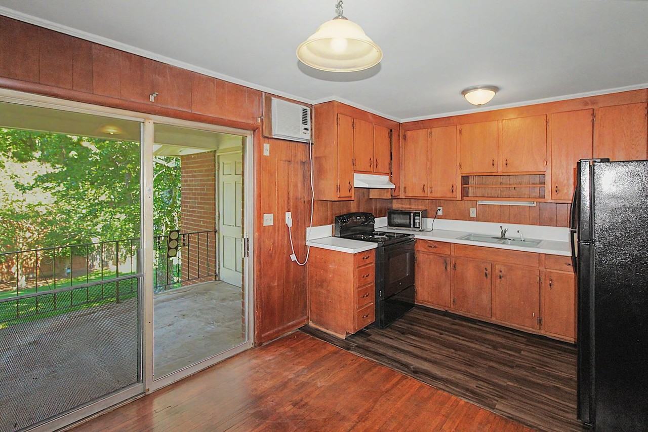 4121 Walker Rd - Photo 6 of 21