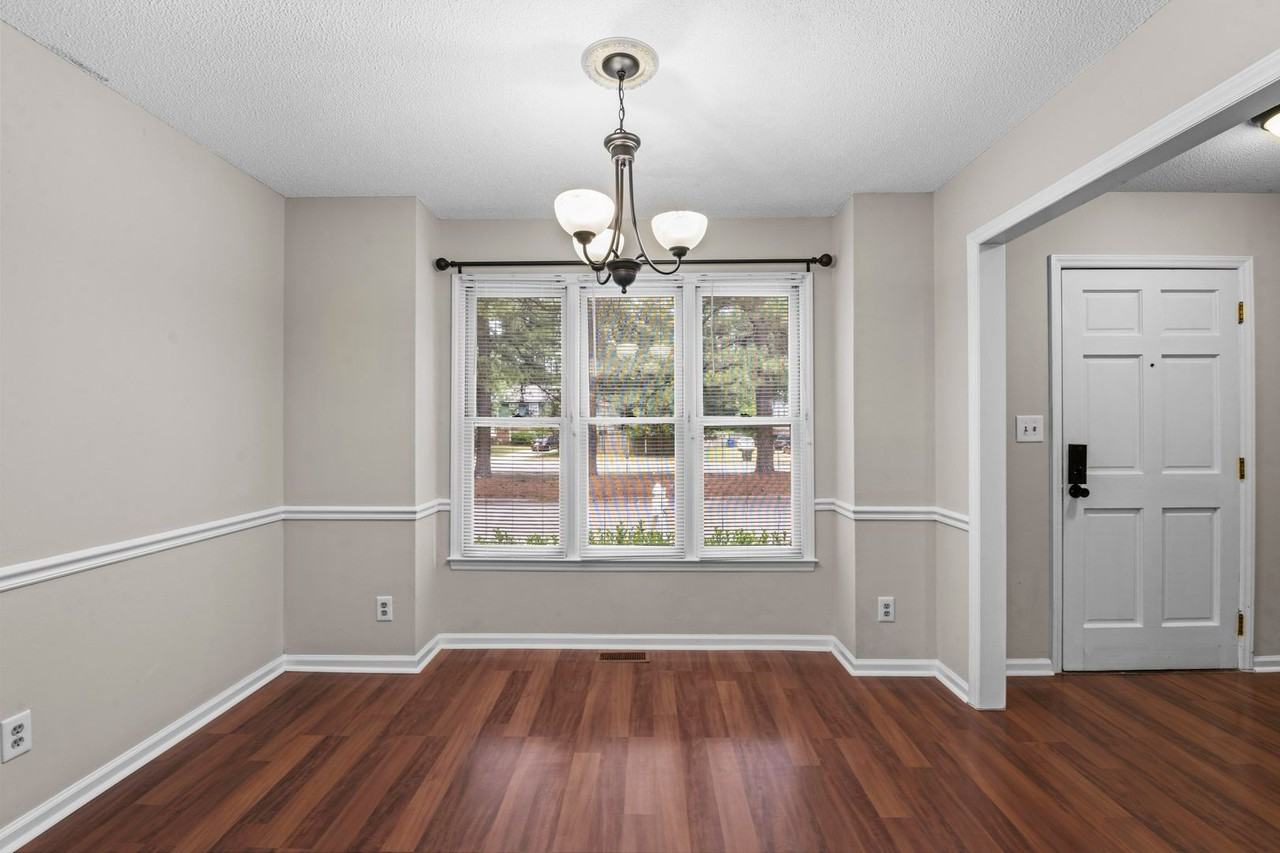 5624 Darrow Dr - Photo 3 of 34