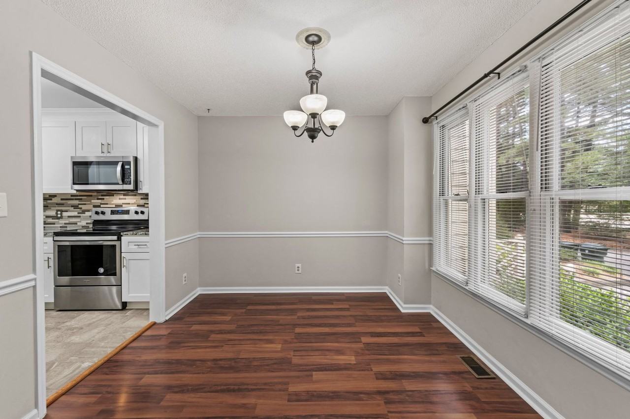 5624 Darrow Dr - Photo 4 of 34