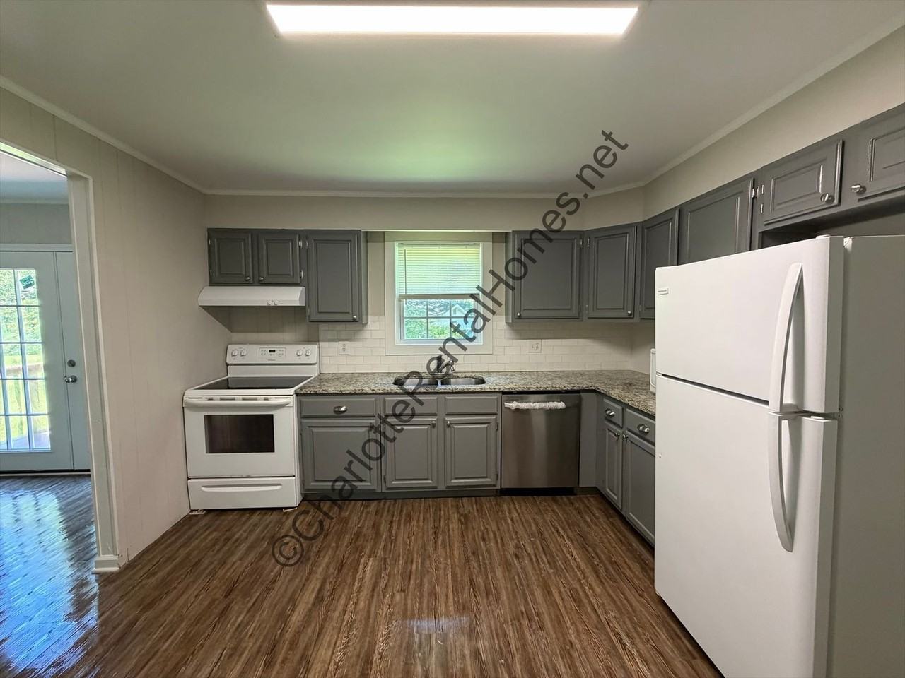 110 Elm Rd - Photo 4 of 12