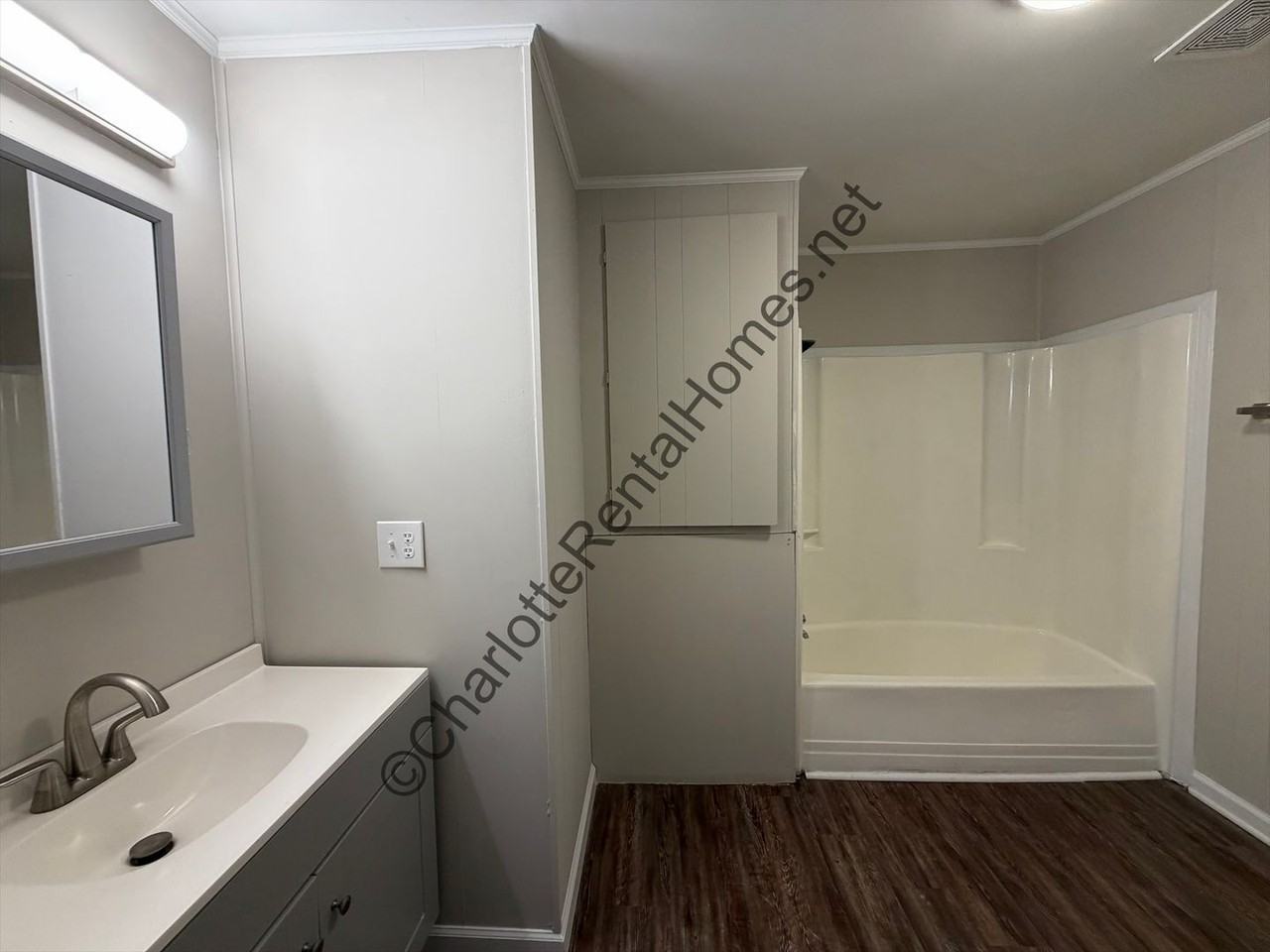 110 Elm Rd - Photo 5 of 12